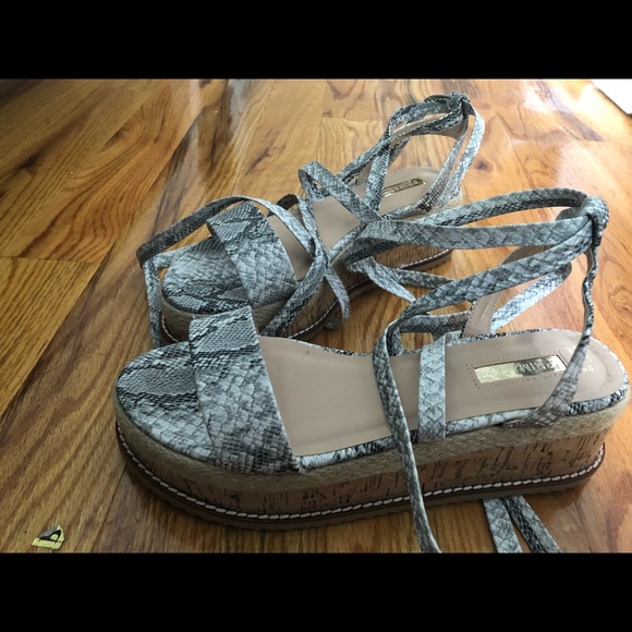 Wedge - Picture 2 of 4